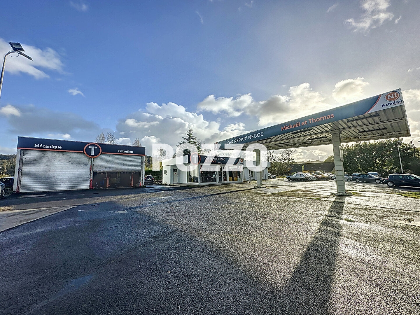 A Vendre - Ensemble immobilier : maison + bâtiment parking - AVRANCHES