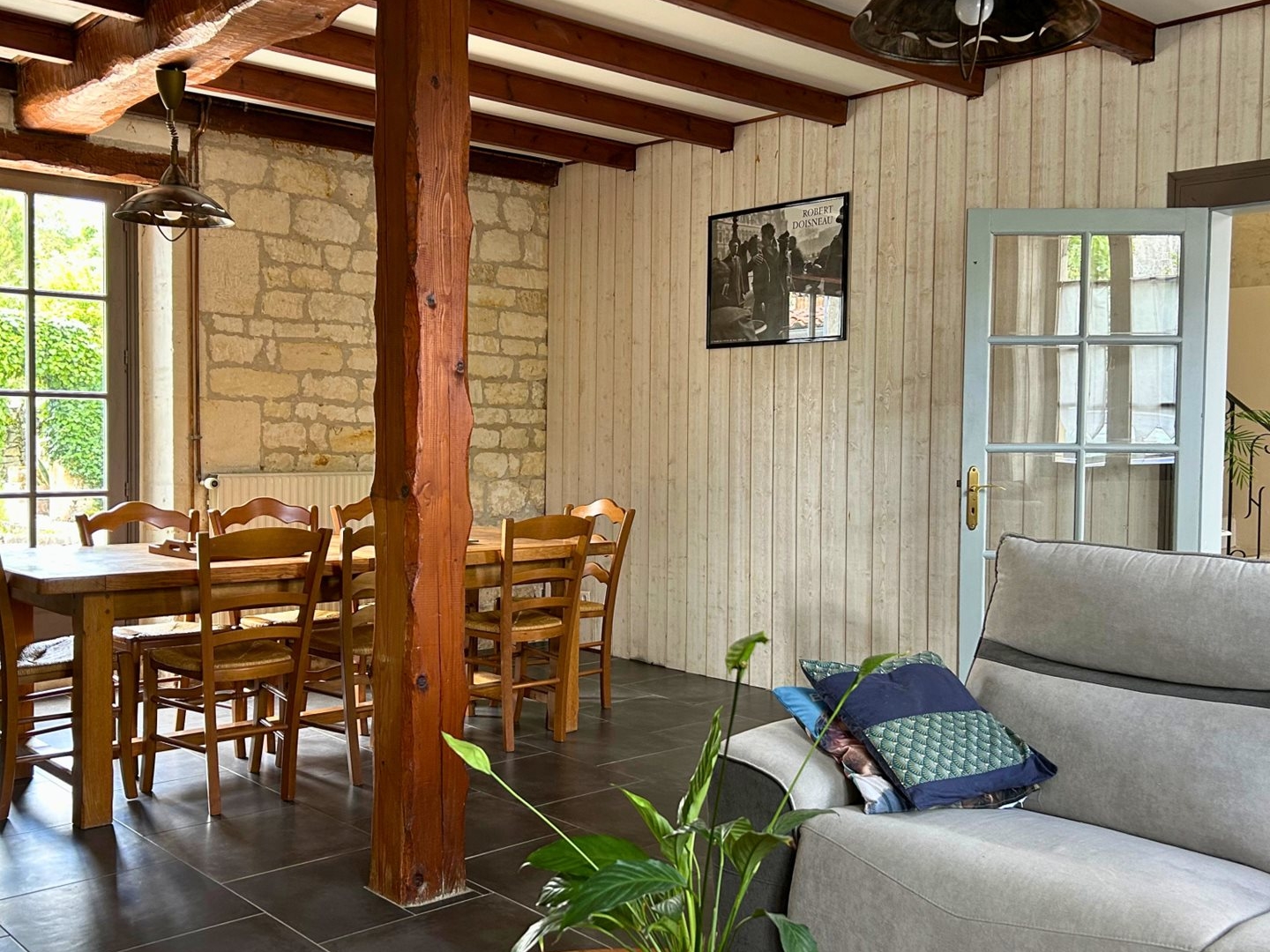 Maison à vendre - 5 pièces - 201m2 - Saint-Même-Les-Ca... (16720)