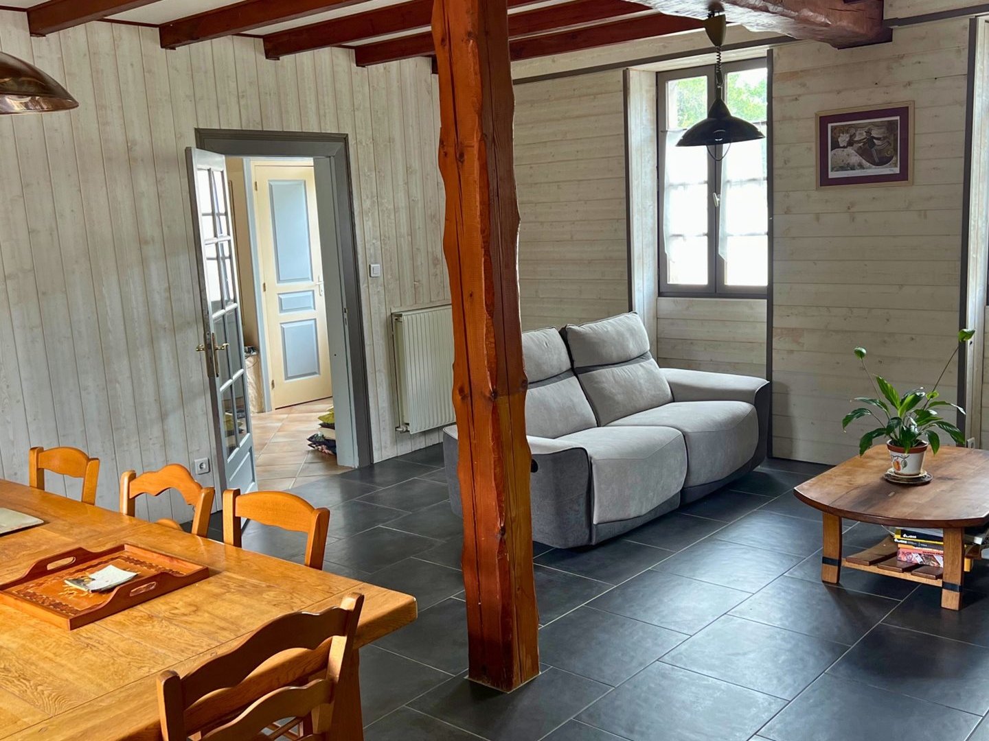 Maison à vendre - 5 pièces - 201m2 - Saint-Même-Les-Ca... (16720)