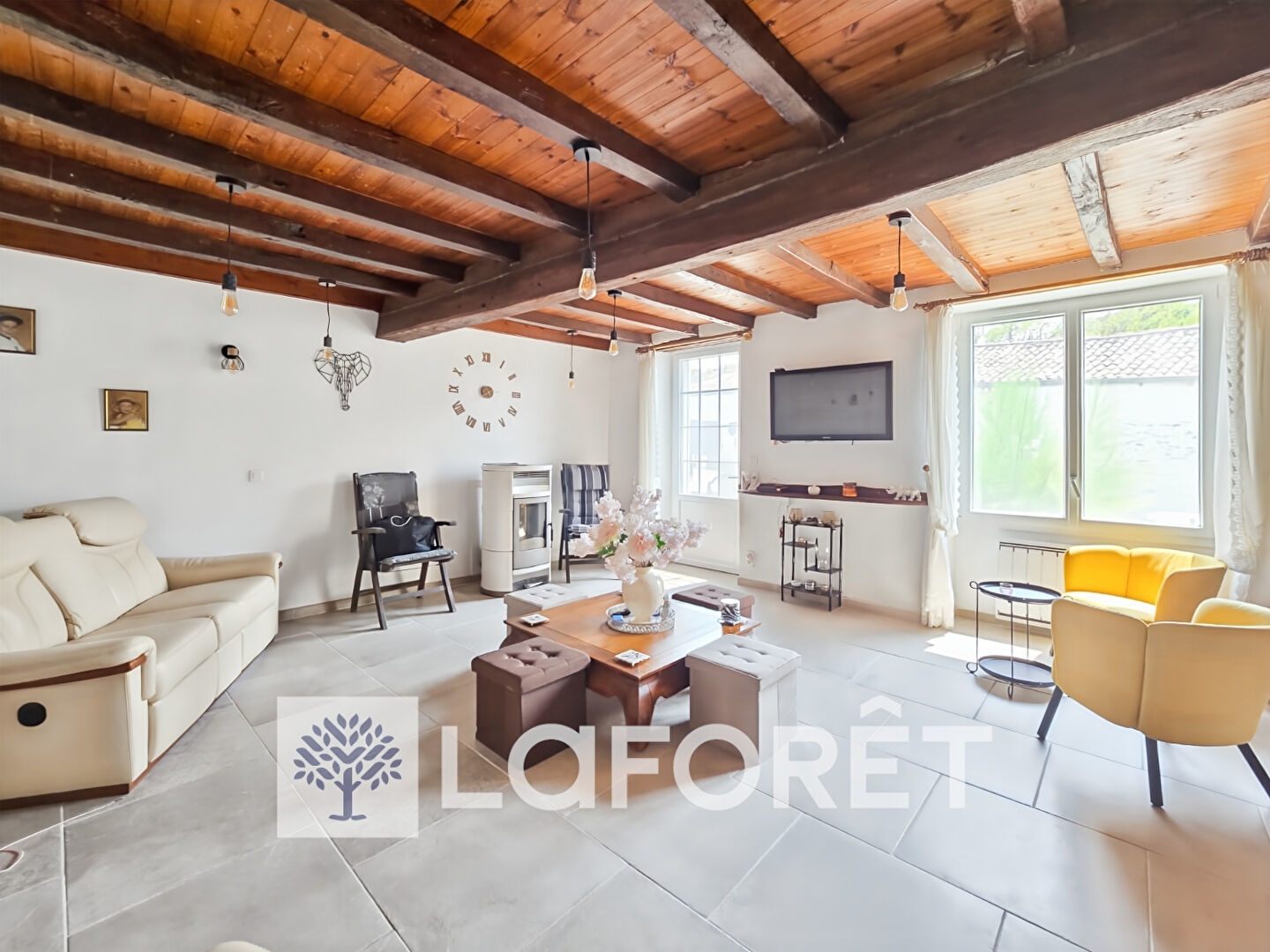 Maison à vendre - 5 pièces - 138m2 - Saint-Dizant-Du-Gua (17240)
