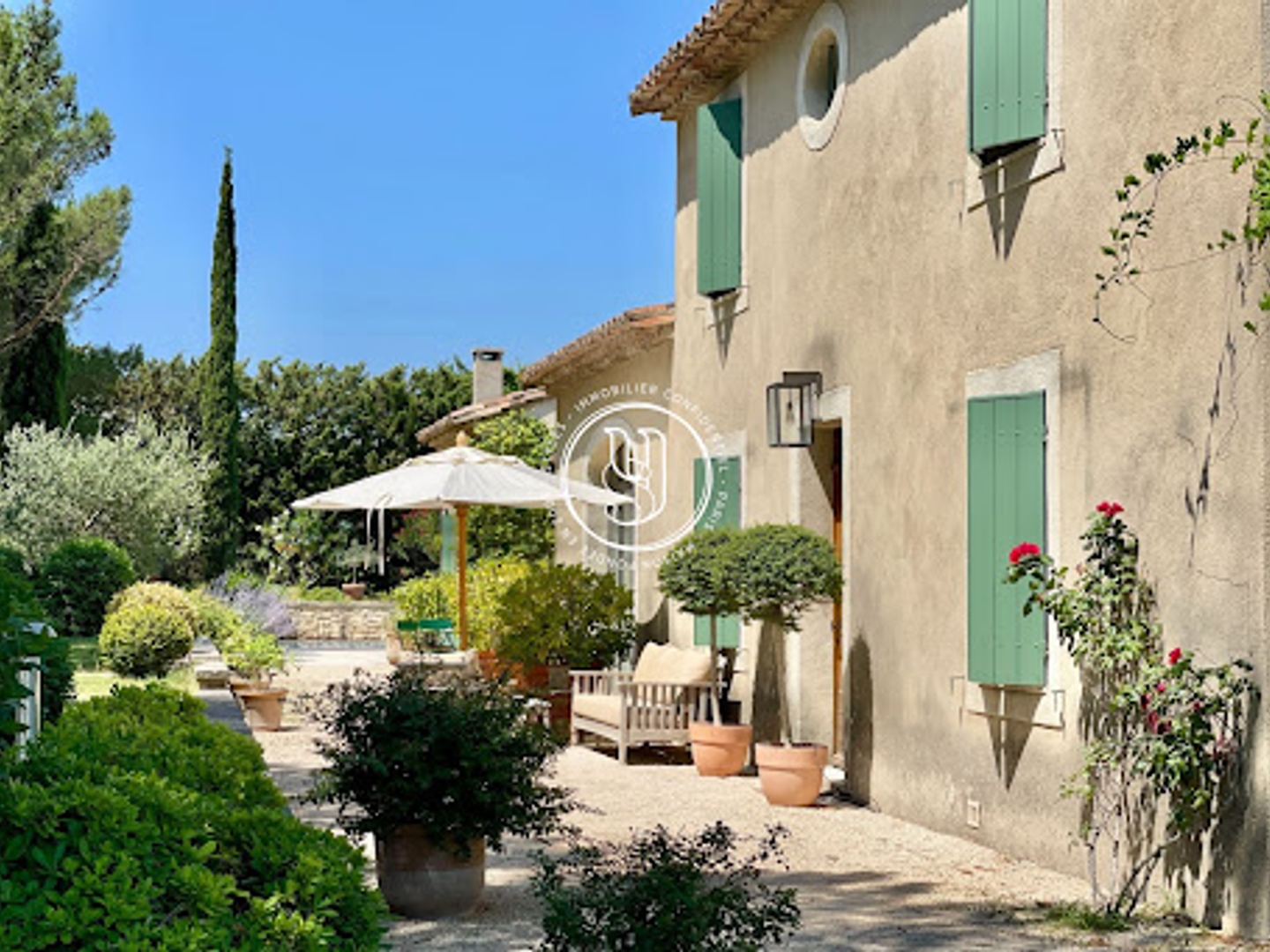 Maison à vendre - 5 pièces - 207m2 - Eygalières (13810)