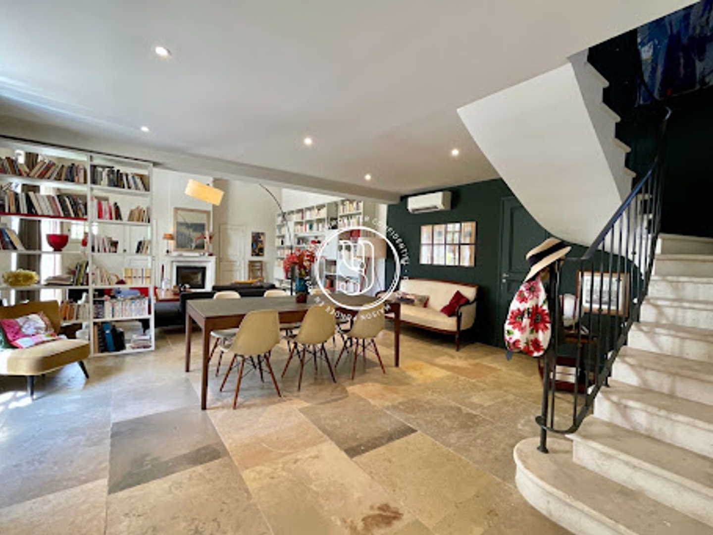 Maison à vendre - 5 pièces - 207m2 - Eygalières (13810)