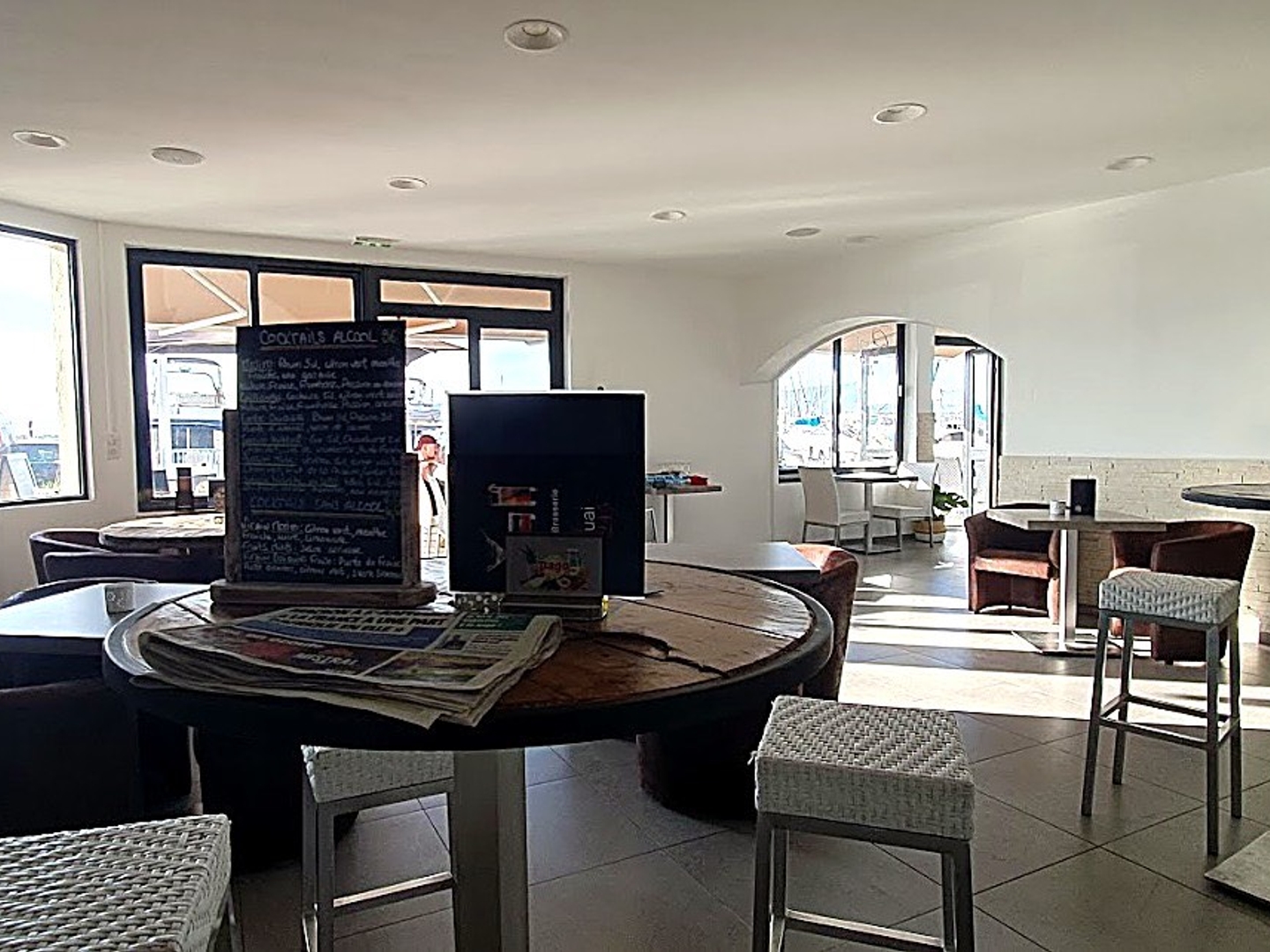 Magasin à vendre - 5 pièces - 188m2 - Six-Fours-Les-Plages (83140)