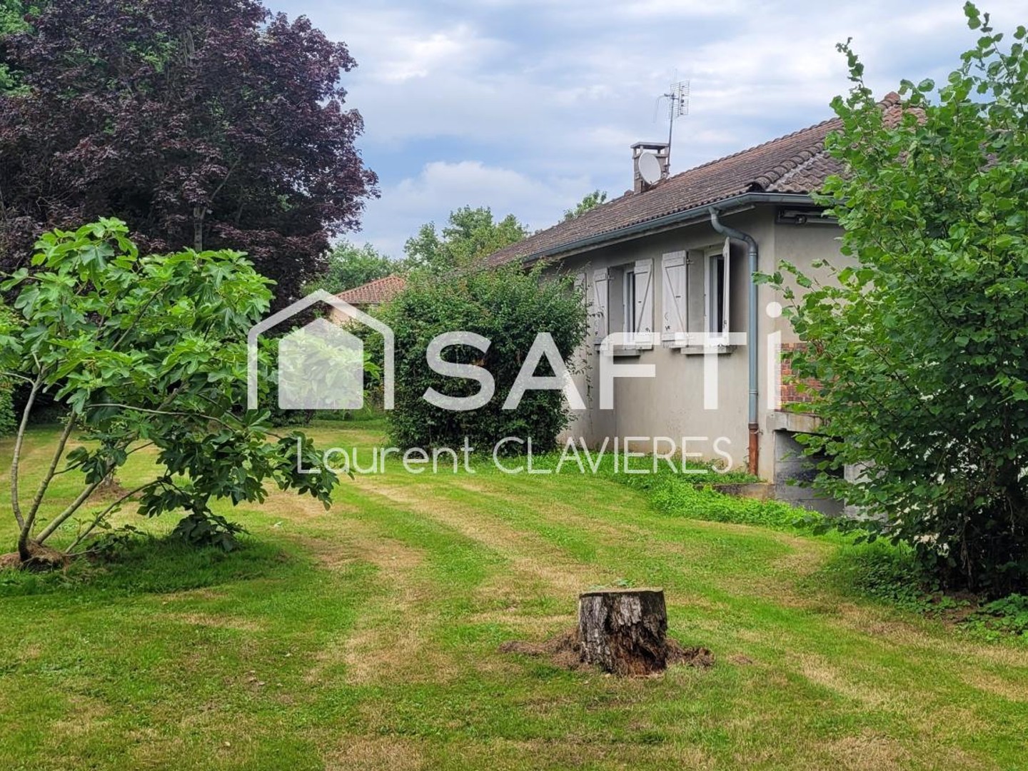 MAISON 5CHAMBRES SUR 2000M²(TERRAIN CONSTRUCTIBLE)