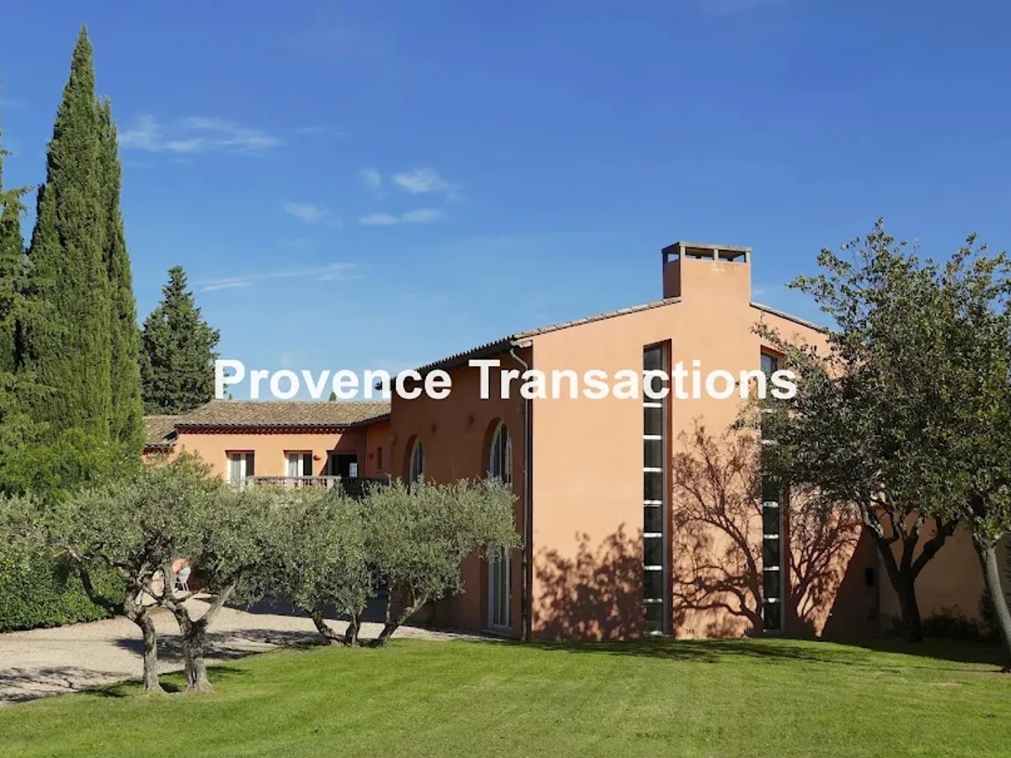 Maison à vendre - 1 pièce - 680m2 - Beaumes-De-Venise (84190)