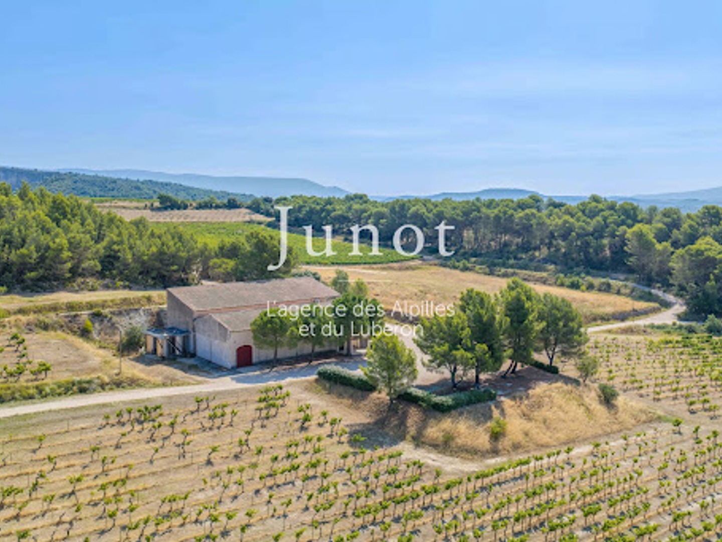 Terrain à vendre - 710000m2 - Murs (84220)