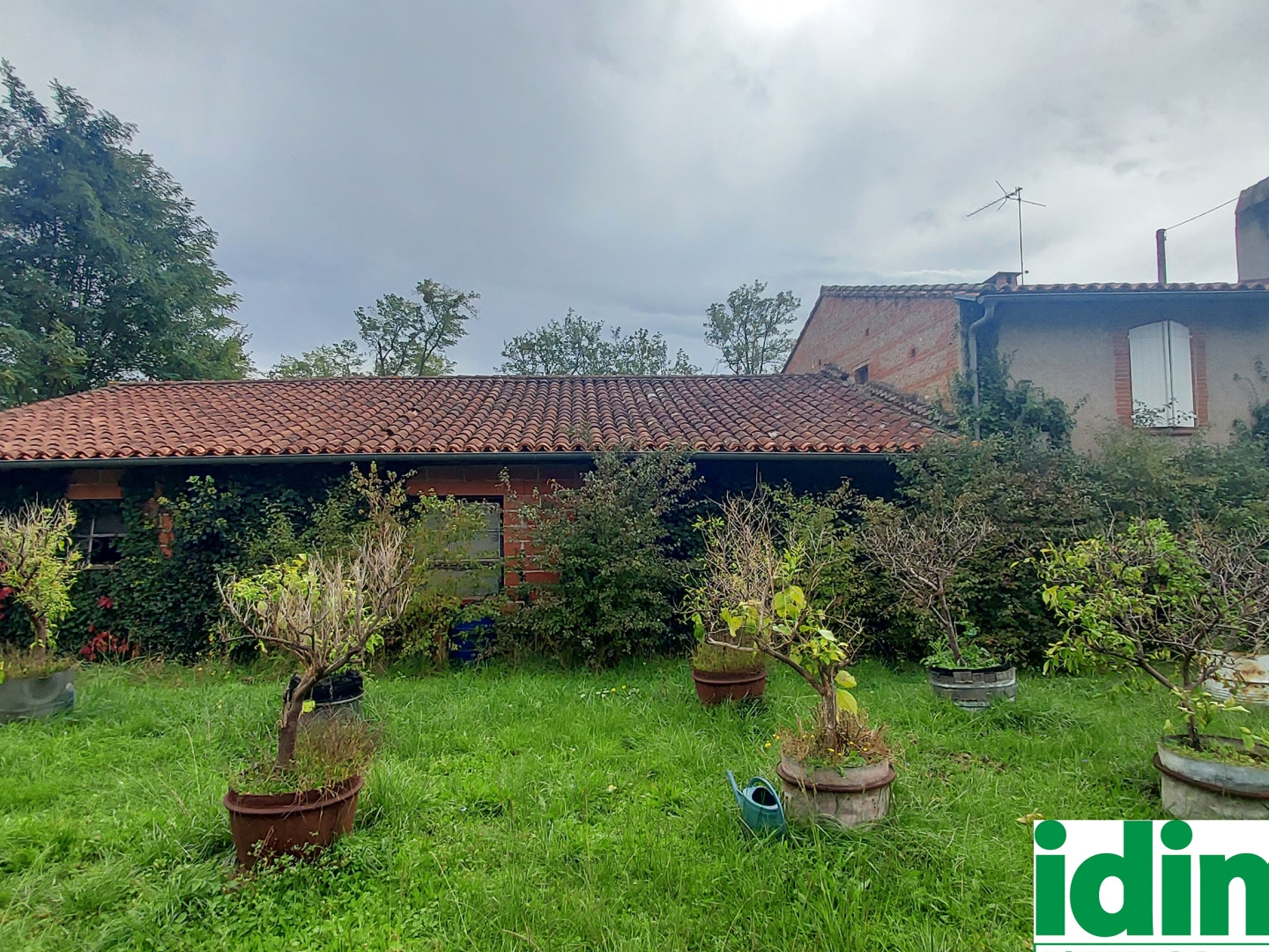 CINTEGABELLE-Corps de ferme 7 pièces 300 m2