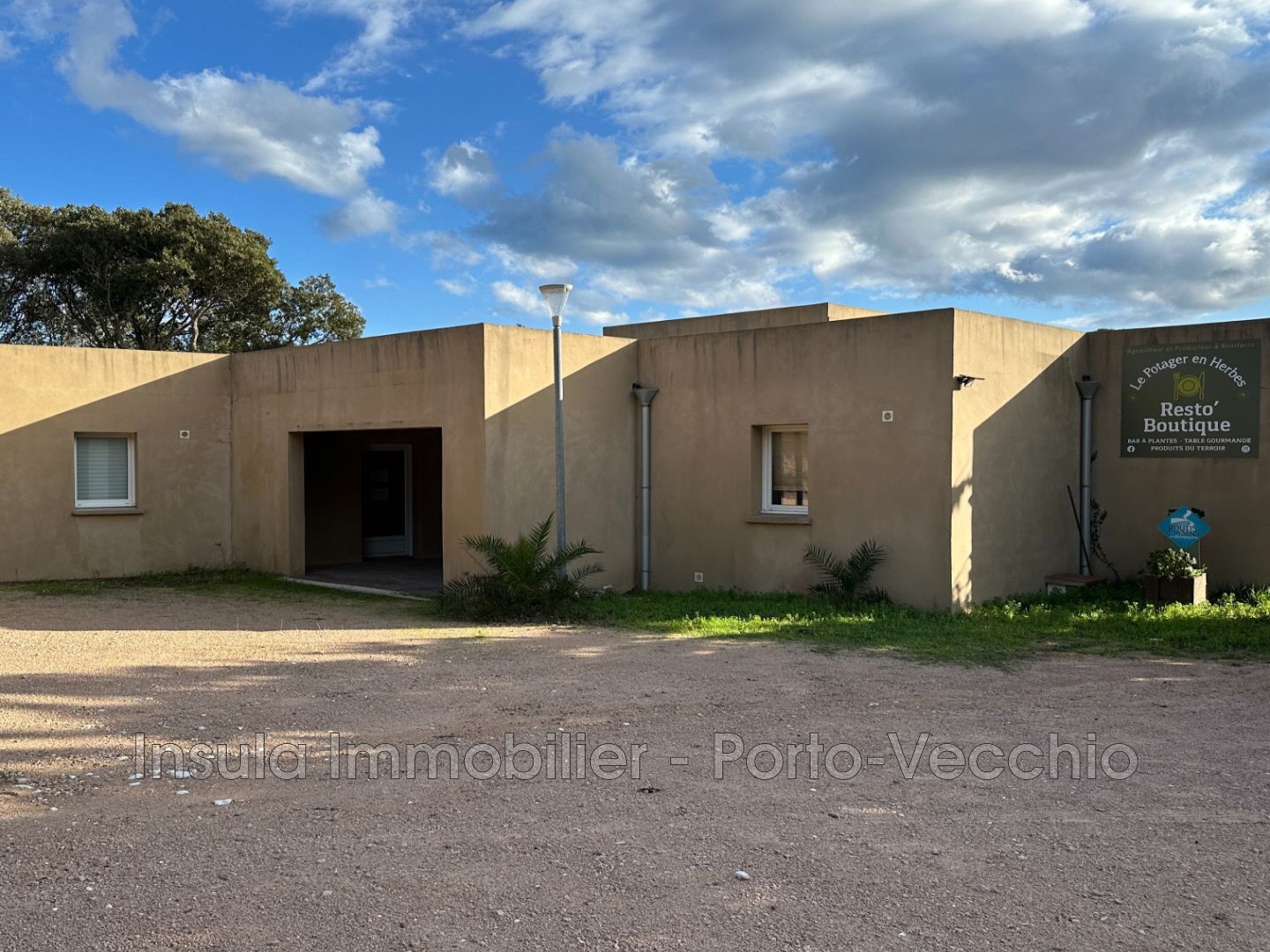 Immeuble commercial 12 m²
