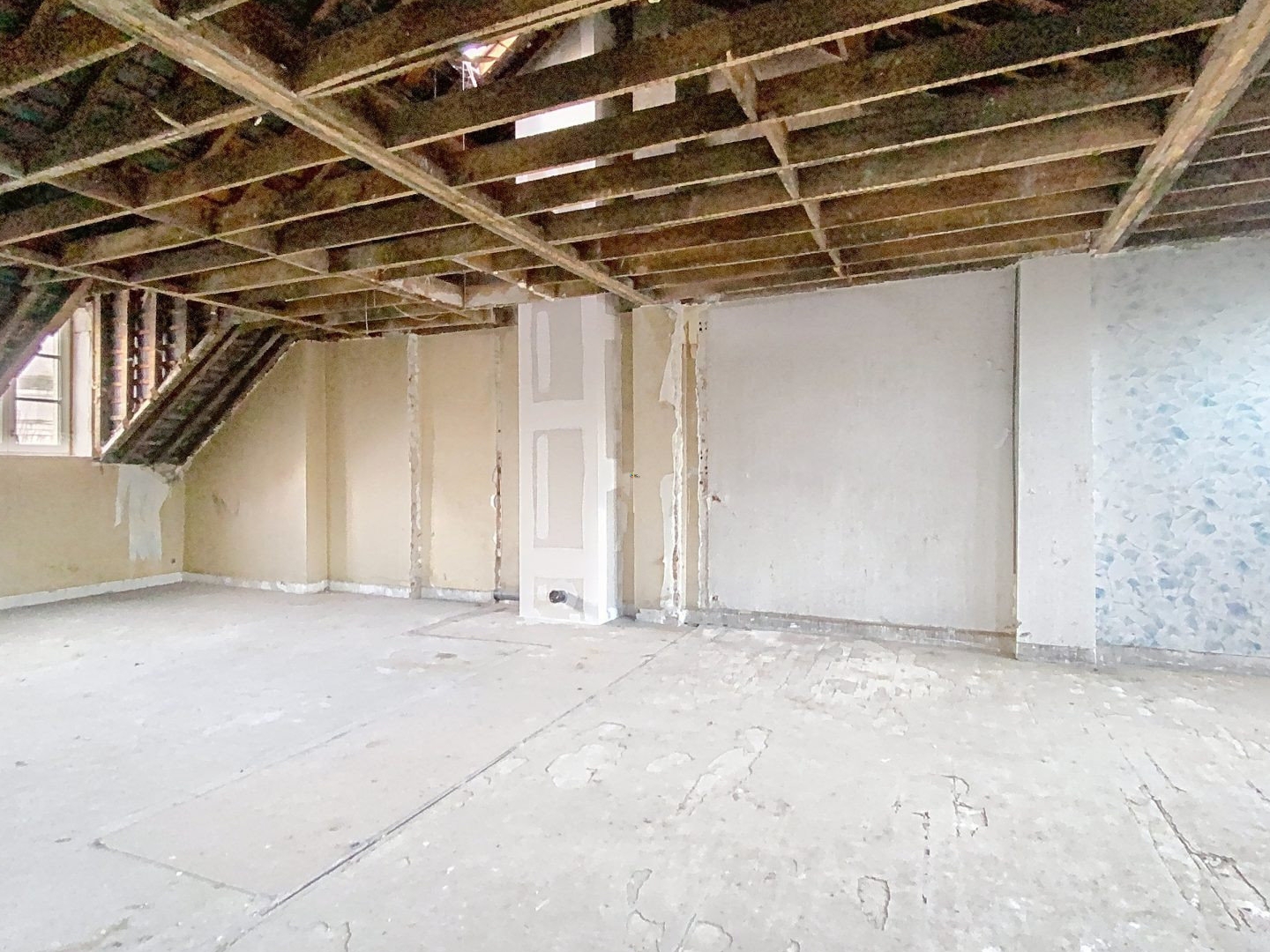 Locaux à vendre - 2 pièces - 99m2 - Orléans (45000)