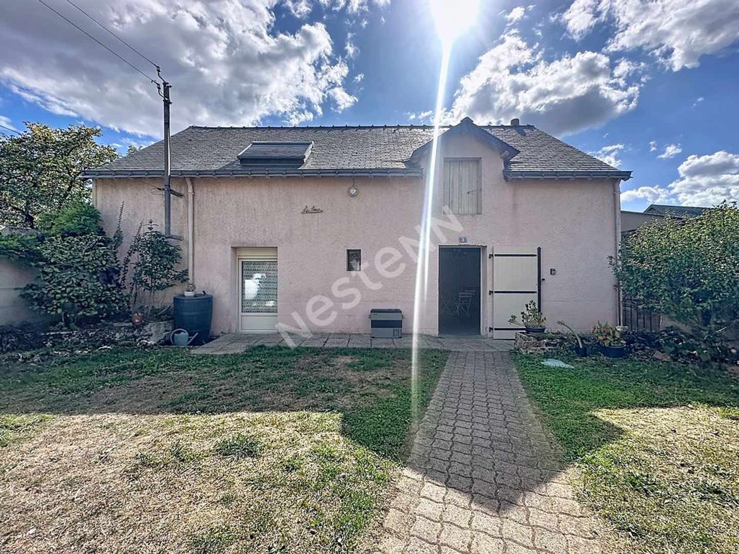 Maison à vendre à BONNOEUVRE avec deux chambres et jardin.