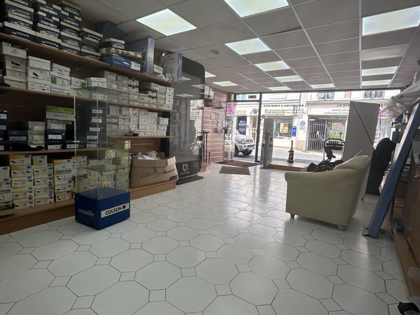 Local commercial 168 m²