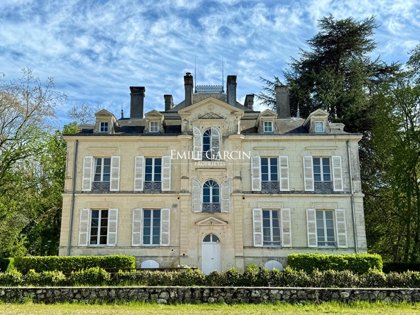 À vendre - Château sur un domaine de 88 hectares - Sarthe (72)
