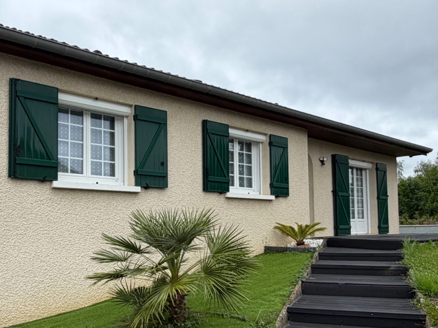PAVILLON INDIVIDUEL SUR SOUS-SOL SEMI-ENTERRÉ