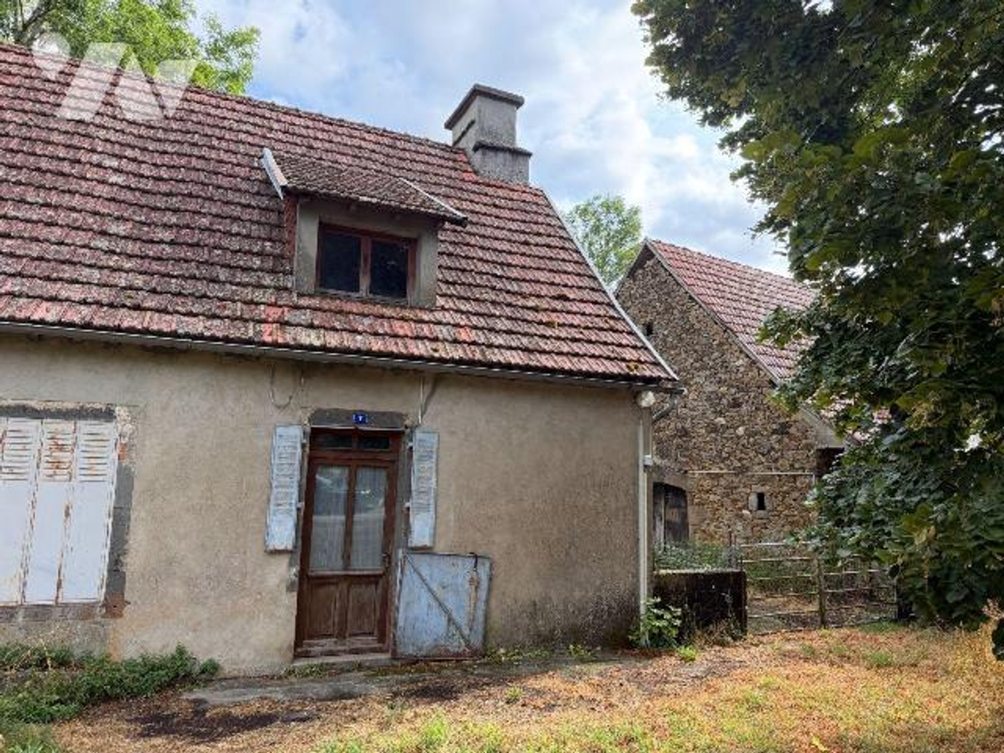 Maison à vendre - 4 pièces - 1072m2 - Jaleyrac (15200)