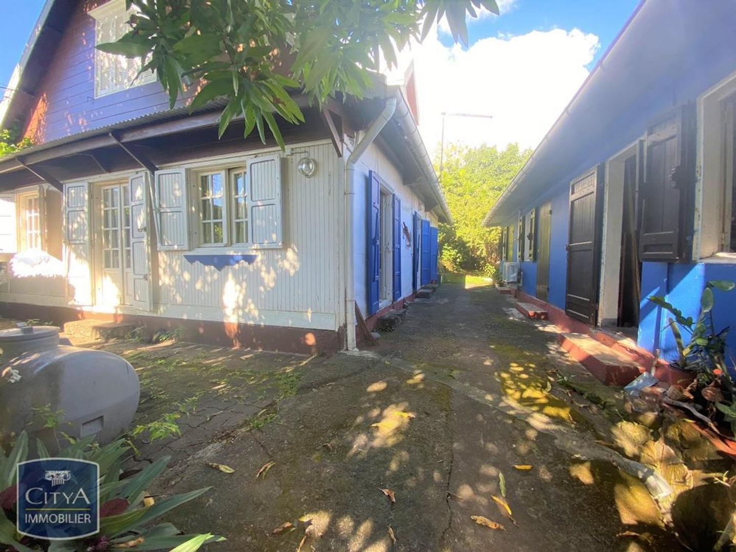 Maison à vendre - 6 pièces - 185m2 - Sainte-Suzanne (97441)
