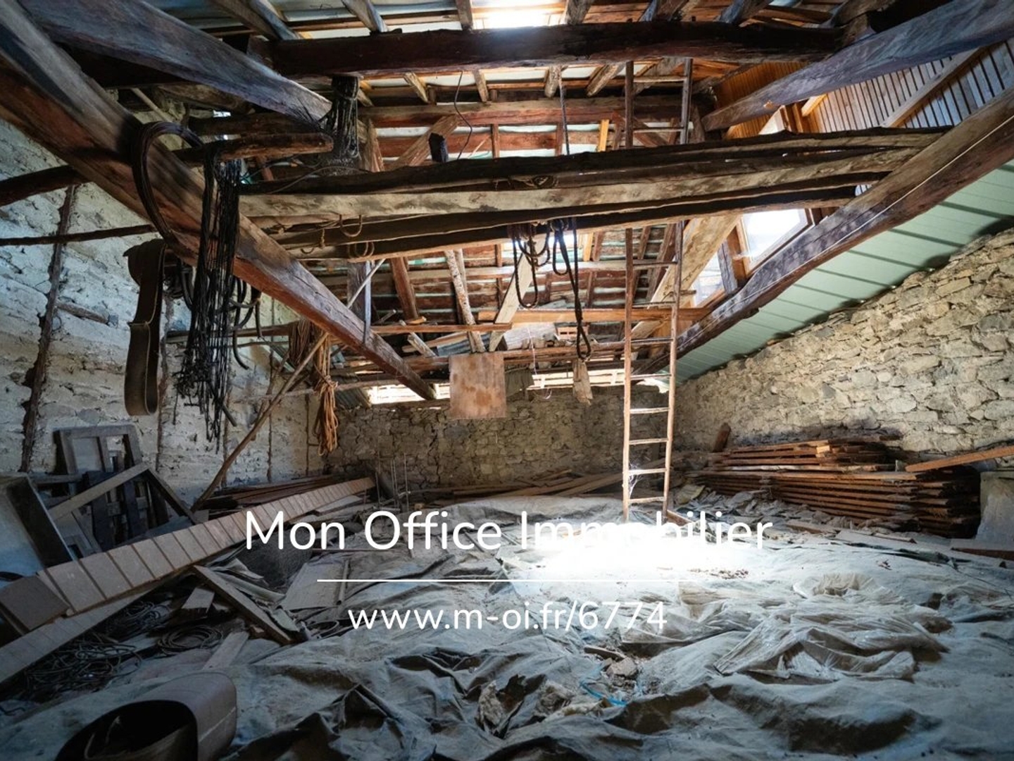 Maison à vendre - 4 pièces - 150m2 - Saint-André-D'embrun (05200)