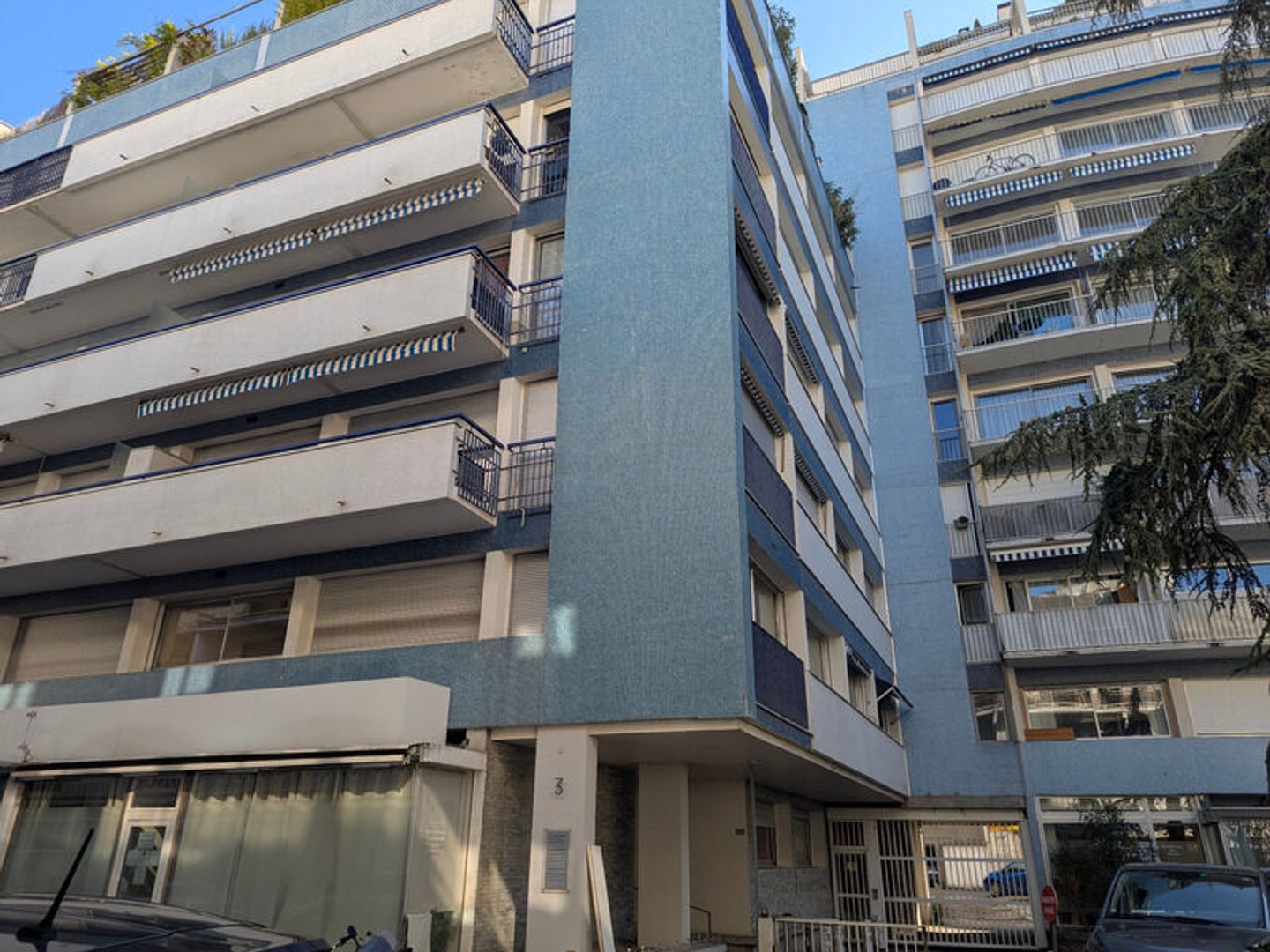 Local commercial de 40 m² à vendre GRENOBLE (38) - Emplacement recherché - HYPER CENTRE de Grenoble -avec cave