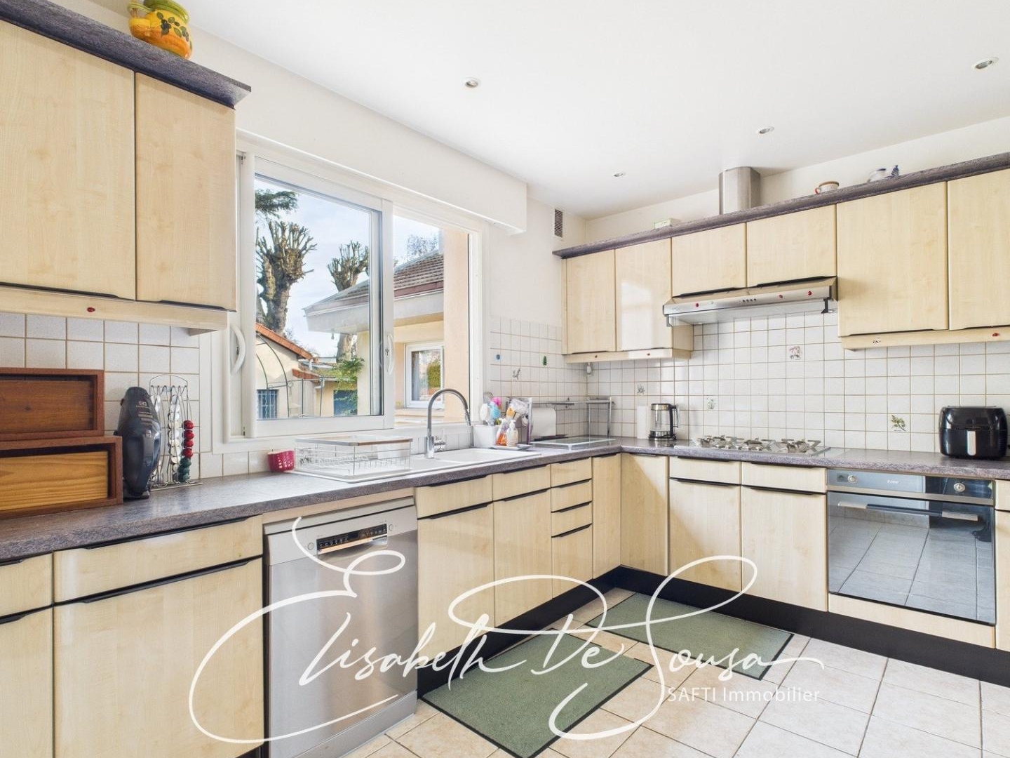 Maison à vendre - 7 pièces - 267m2 - Saint-Maur-Des-Fo... (94100)