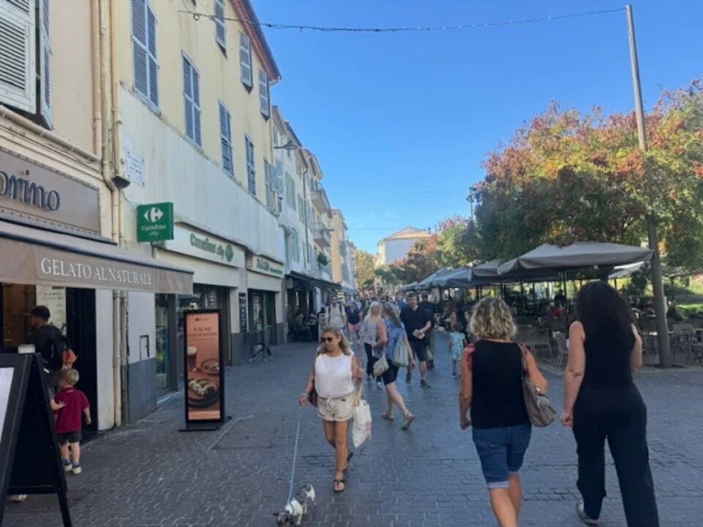 Commerce 68 m²