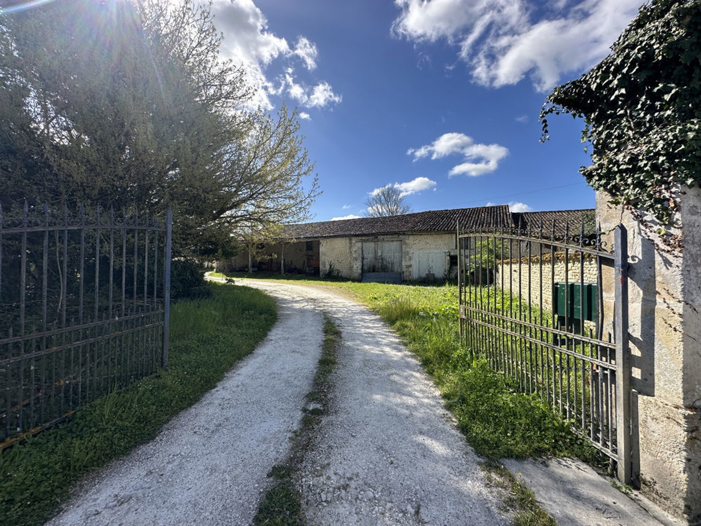 GRANGE A RENOVER SECTEUR ARCHIAC