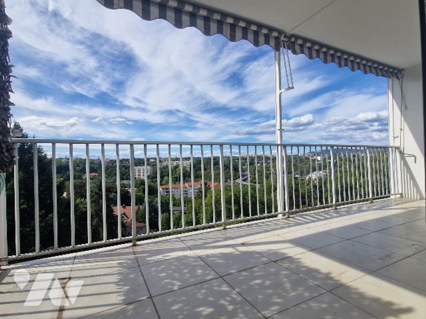 Appartement à vendre - 3 pièces - 75m2 - Tassin-La-Demi-Lune (69160)