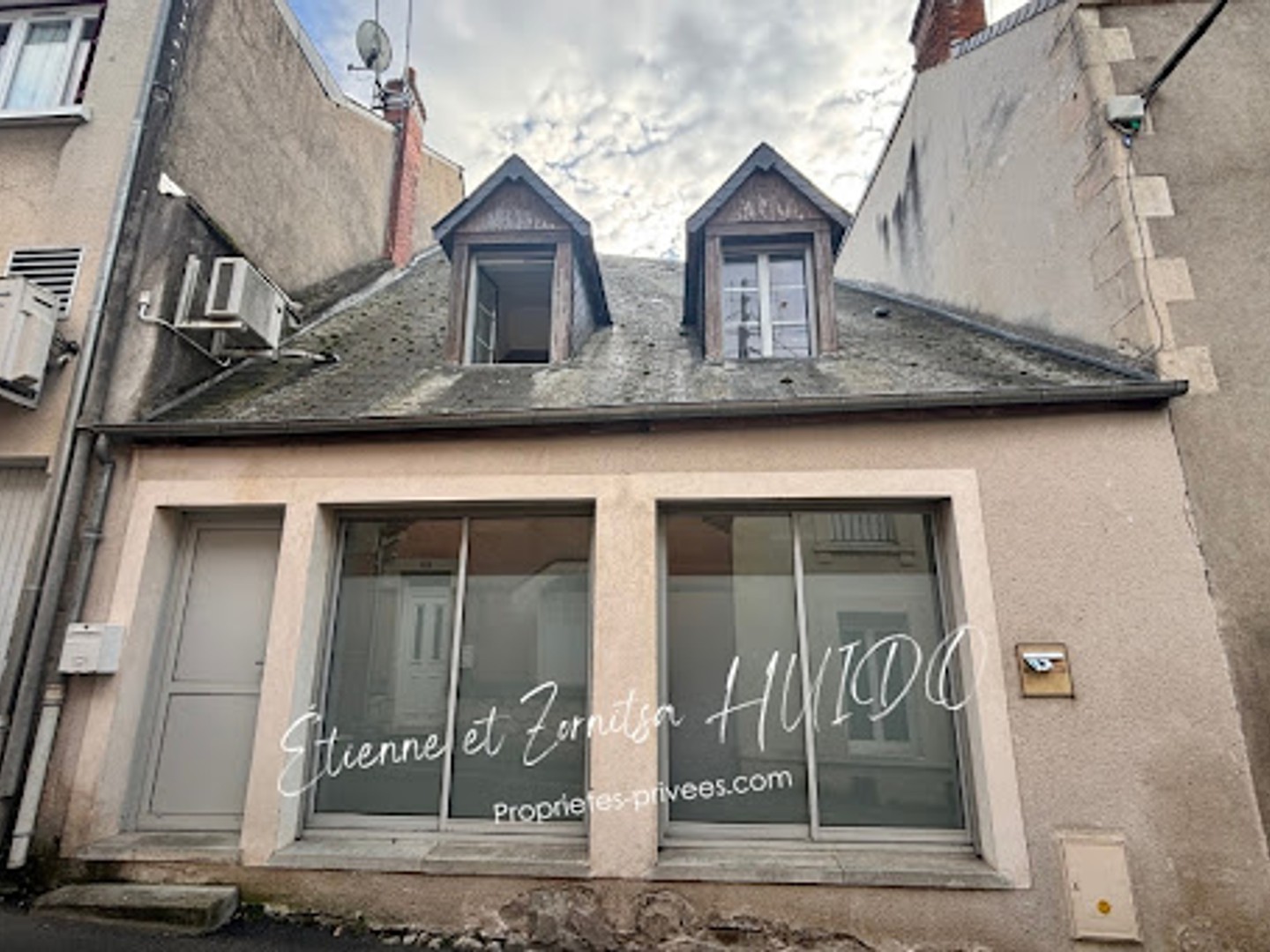 Local commercial 7 pièces 146 m²
