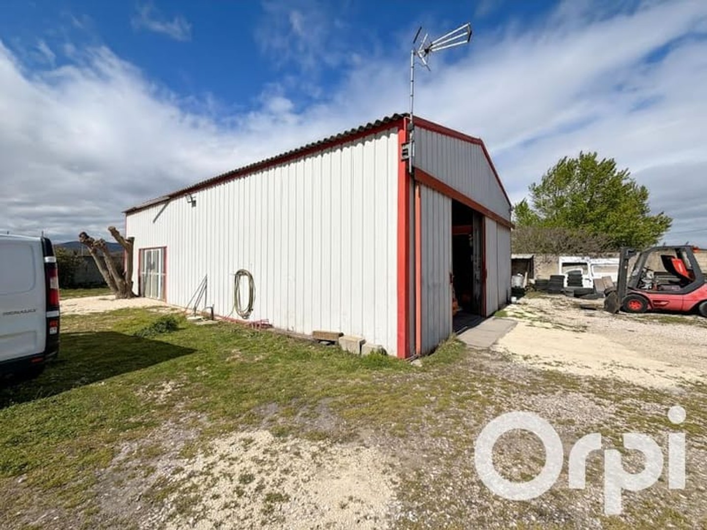 Local 80 m²