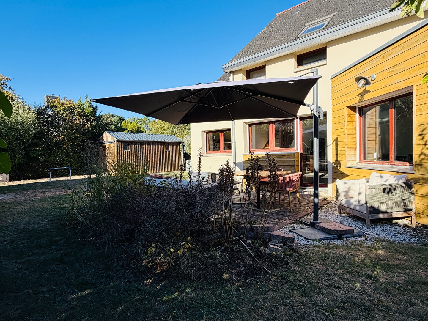 Maison en centre ville avec 4 chambres et jardin sans vis à vis