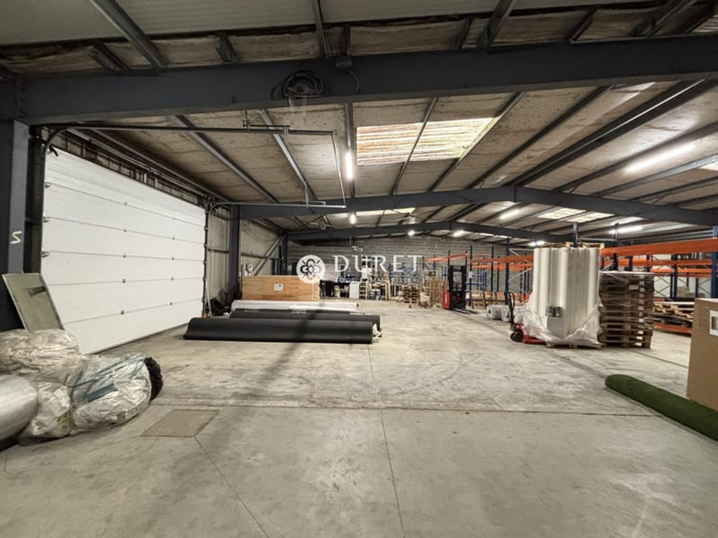 Local commercial 1622 m²