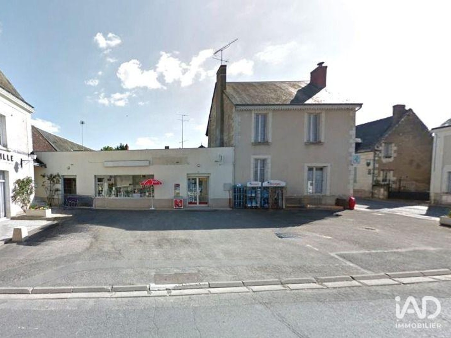 Immeuble commercial 5 pièces 225 m²