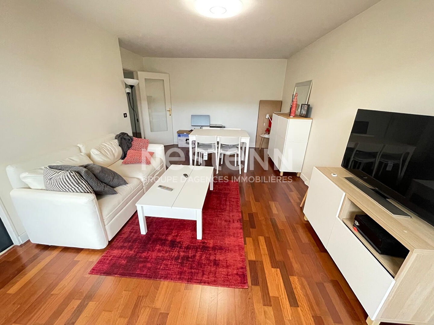 A vendre à MORANGIS, appartement de 4 pièces avec deux terrasses, box double en sous-sol et place de parking extérieure privative