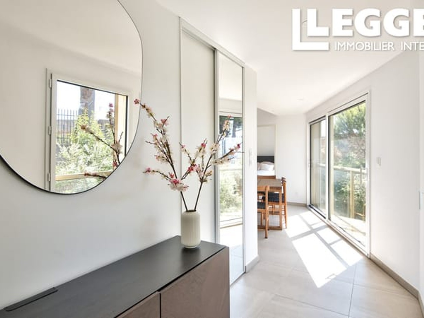 Ce superbe appartement 3P de 69,5m2 avec terrasse et vue mer avec double exposition sur Nice Ouest Fabron