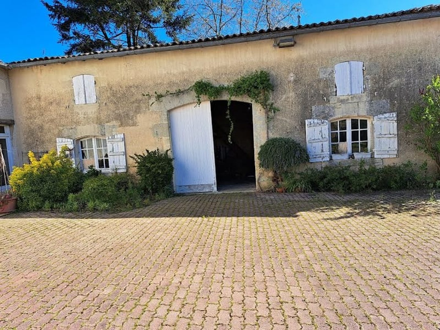 Maison à vendre - 7 pièces - 215m2 - Cognac (16100)