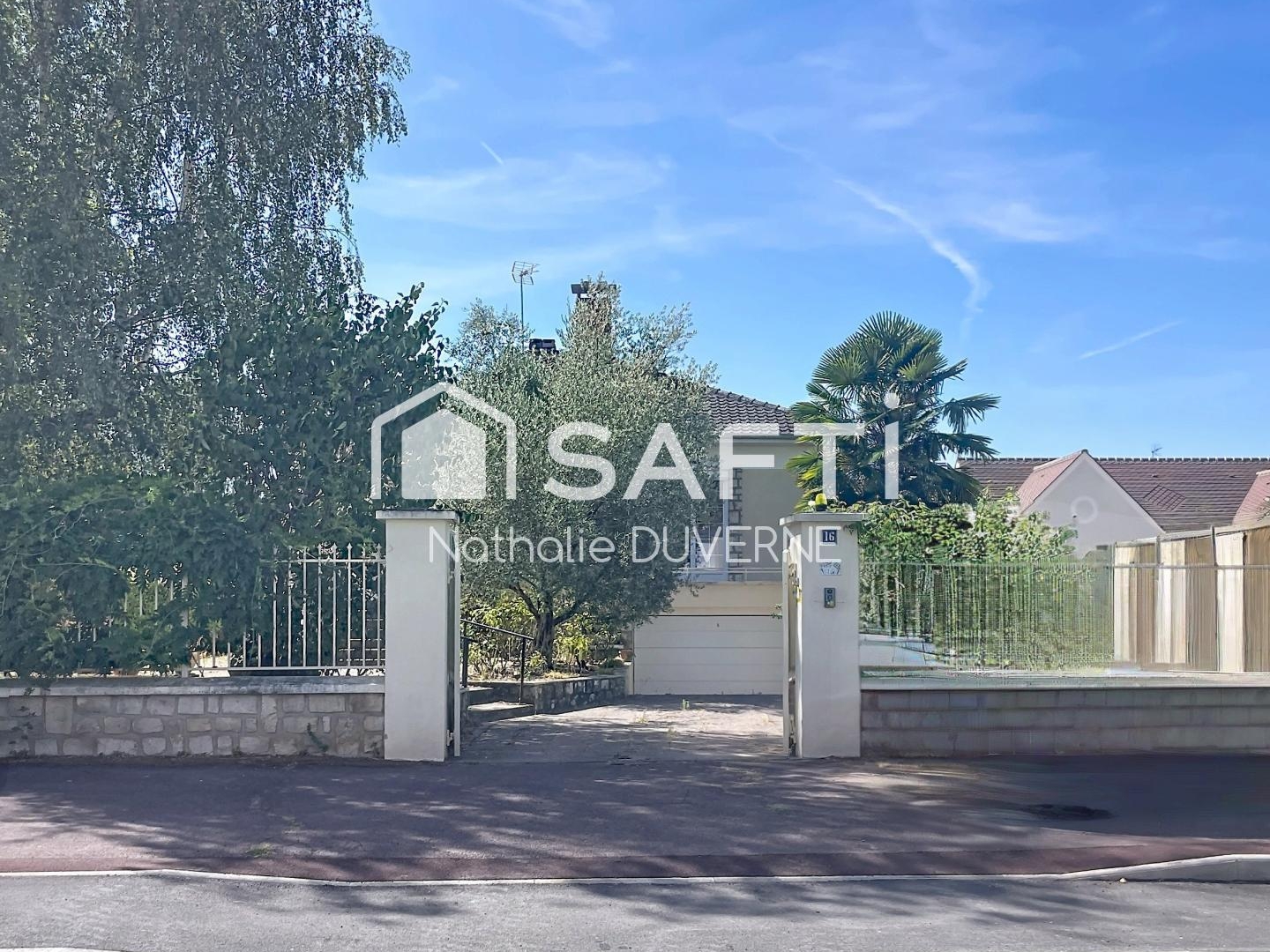 Maison 200 m2 sur s/sol total - Terrain 1037 m2 - 5 chambres - Accessibilité PMR