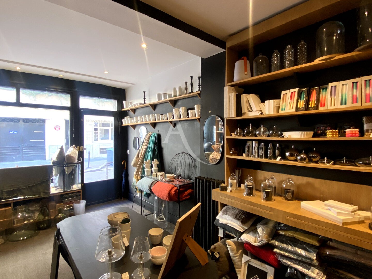 Immeuble commercial 23 m²