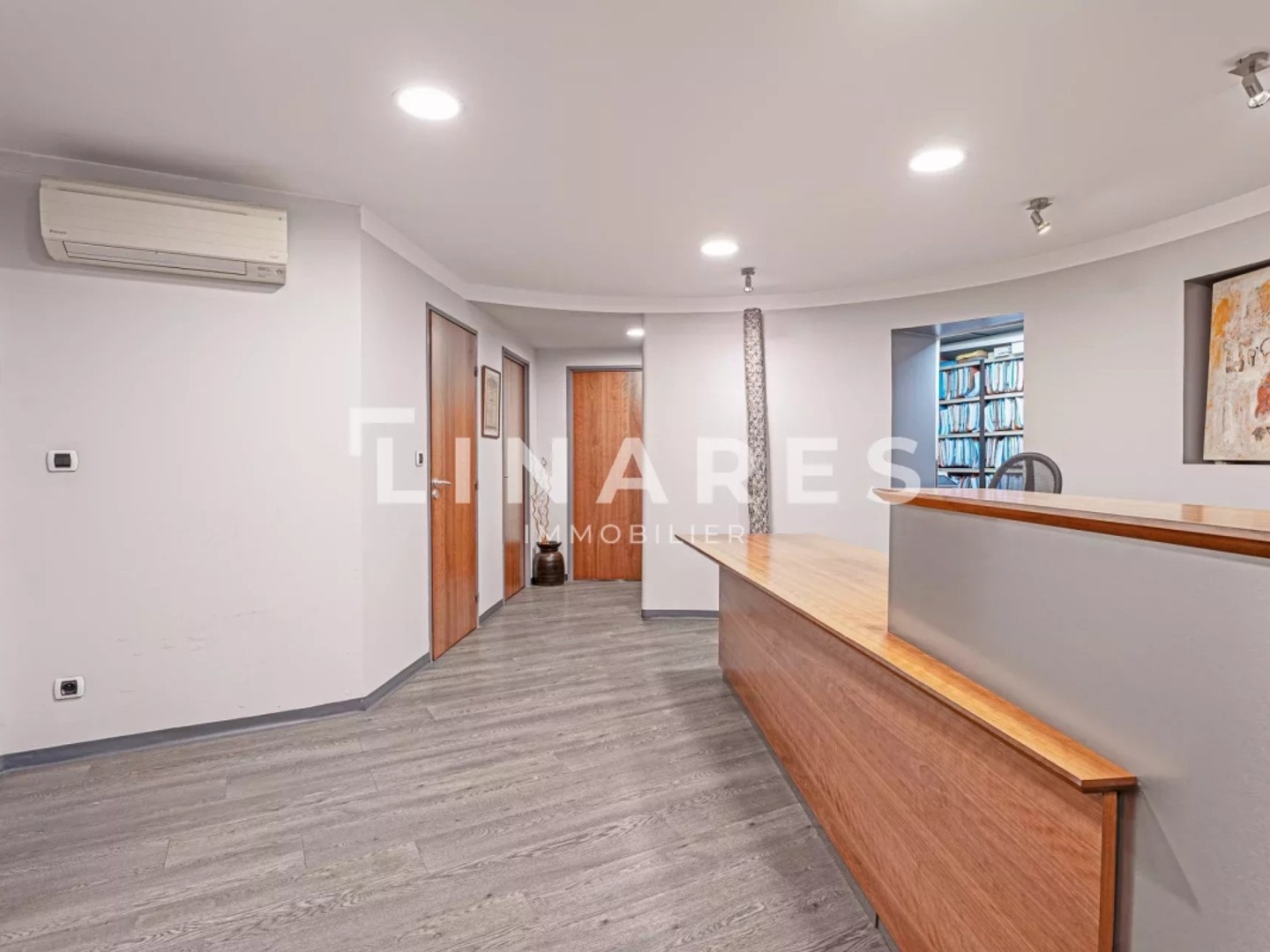 WORKING - Local de 119m2 (5 bureaux loués) - 13006 CASTELLANE