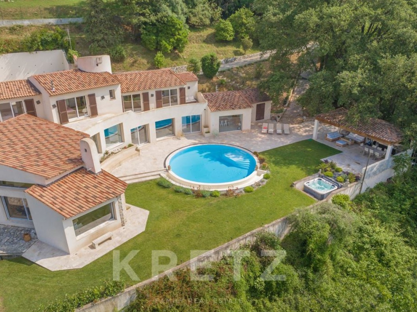 VENCE - CONTEMPORAINE D'EXCEPTION AVEC VUE MER