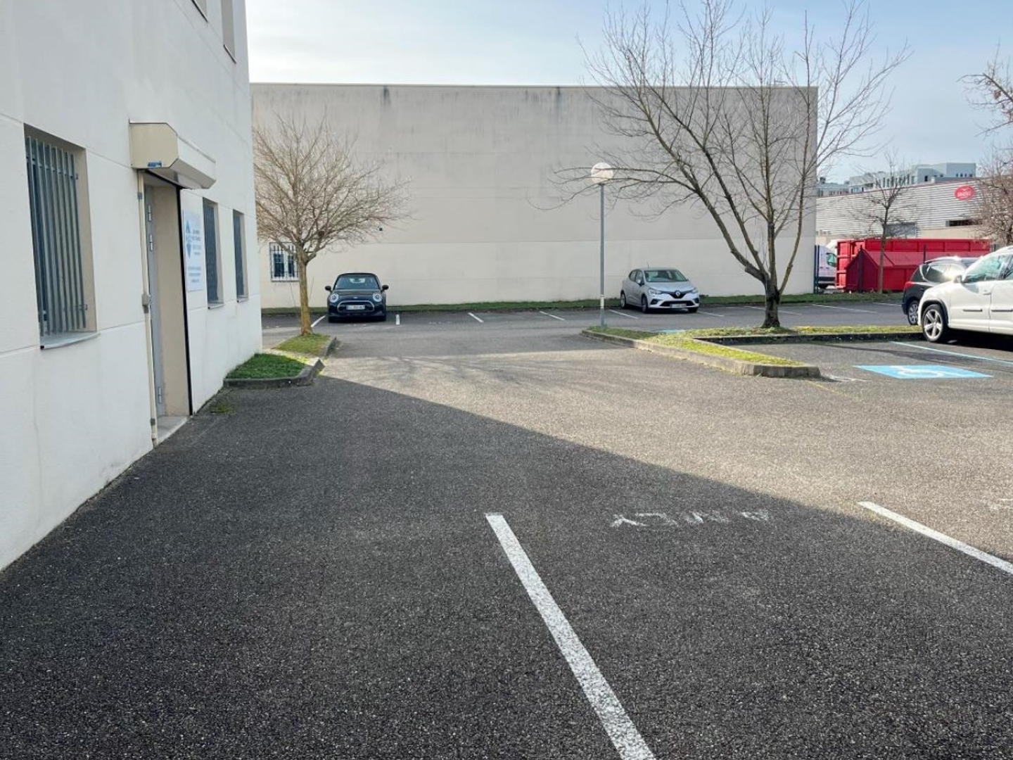 Bureaux à vendre - 326m2 - Saint-Priest (69800)