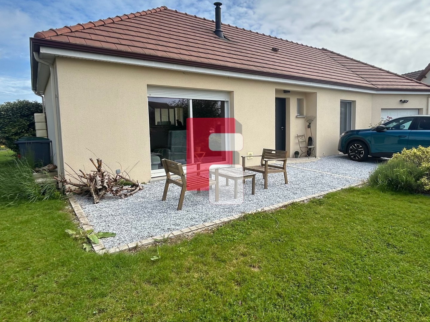 Maison de plain-pied 112 m2 avec 3 chambres et terrain de 1 100 m2 à Rosières-près-Troyes