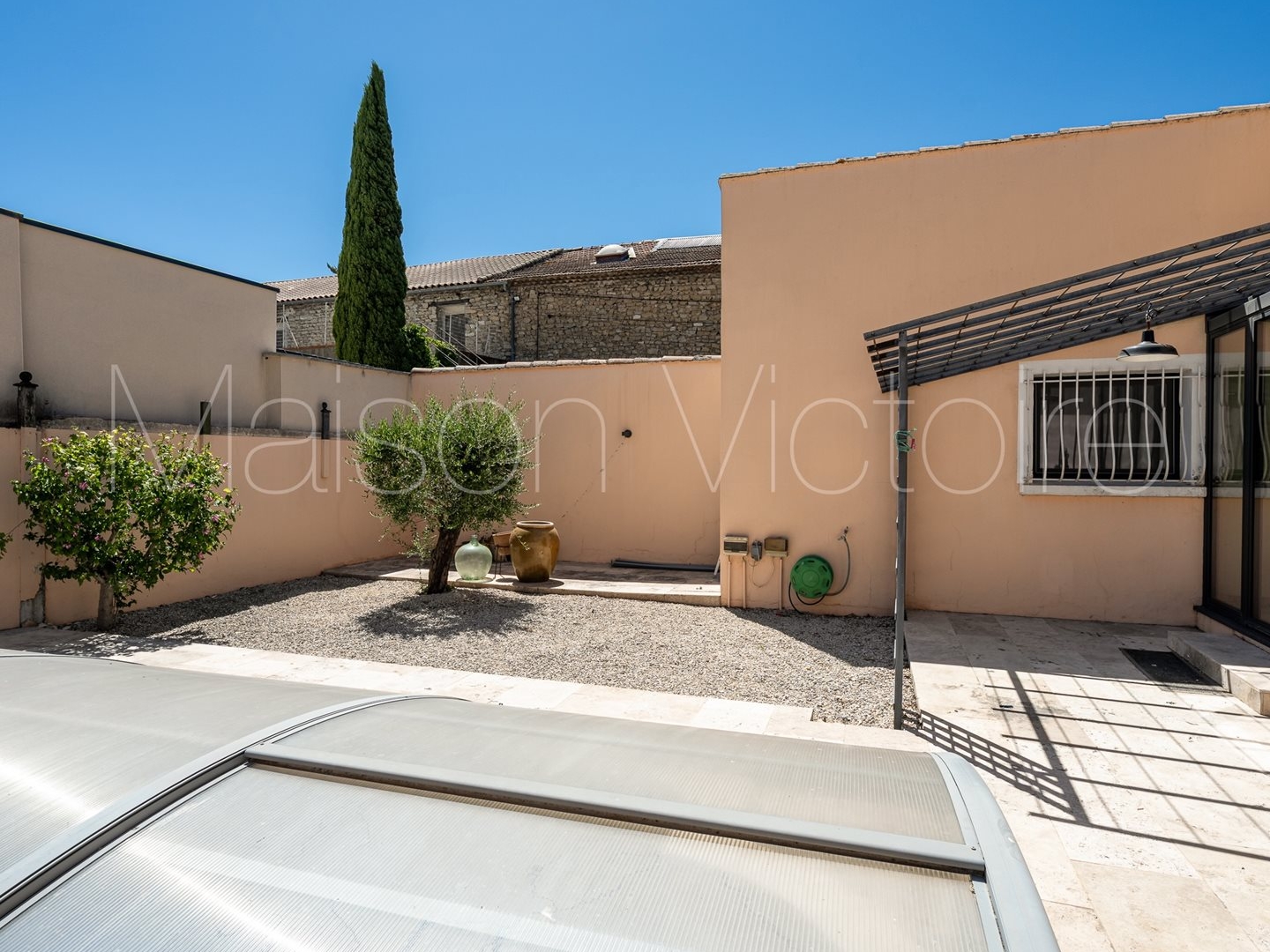 Maison à vendre - 3 pièces - 77m2 - L'isle-Sur-La-Sorgue (84800)
