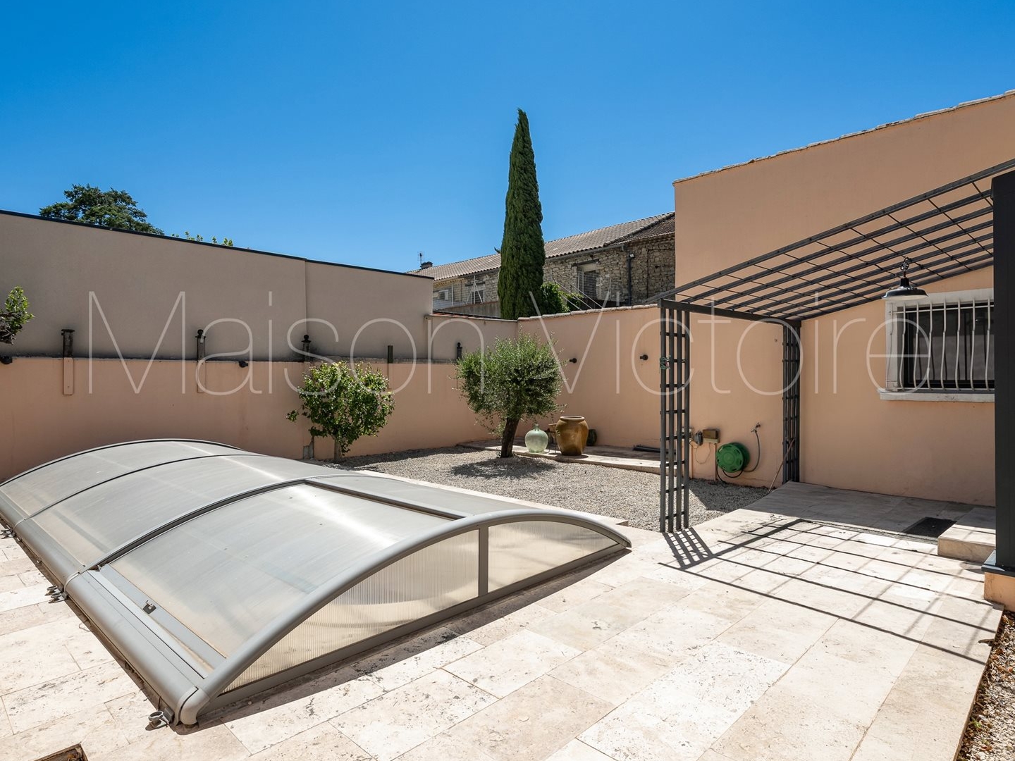 Maison à vendre - 3 pièces - 77m2 - L'isle-Sur-La-Sorgue (84800)