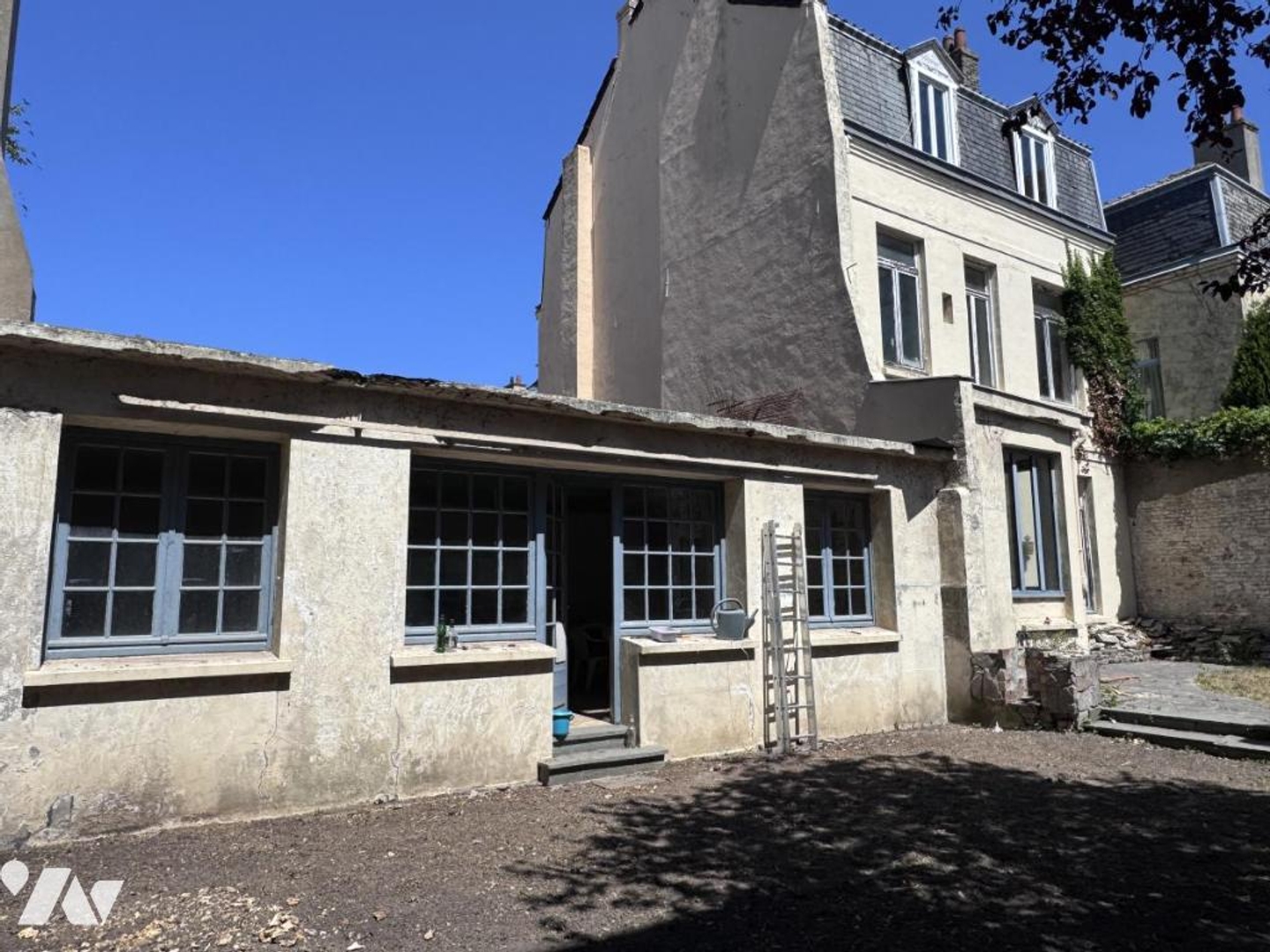 Maison 8 pièces 241 m²