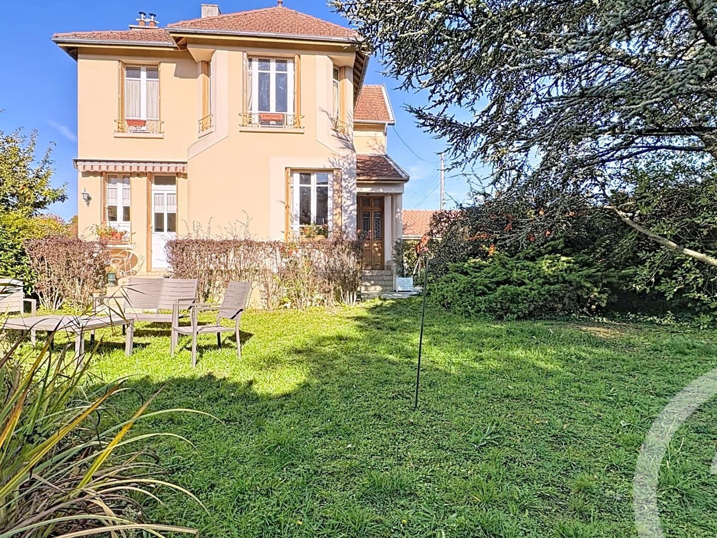 Maison 8 pièces 130 m²