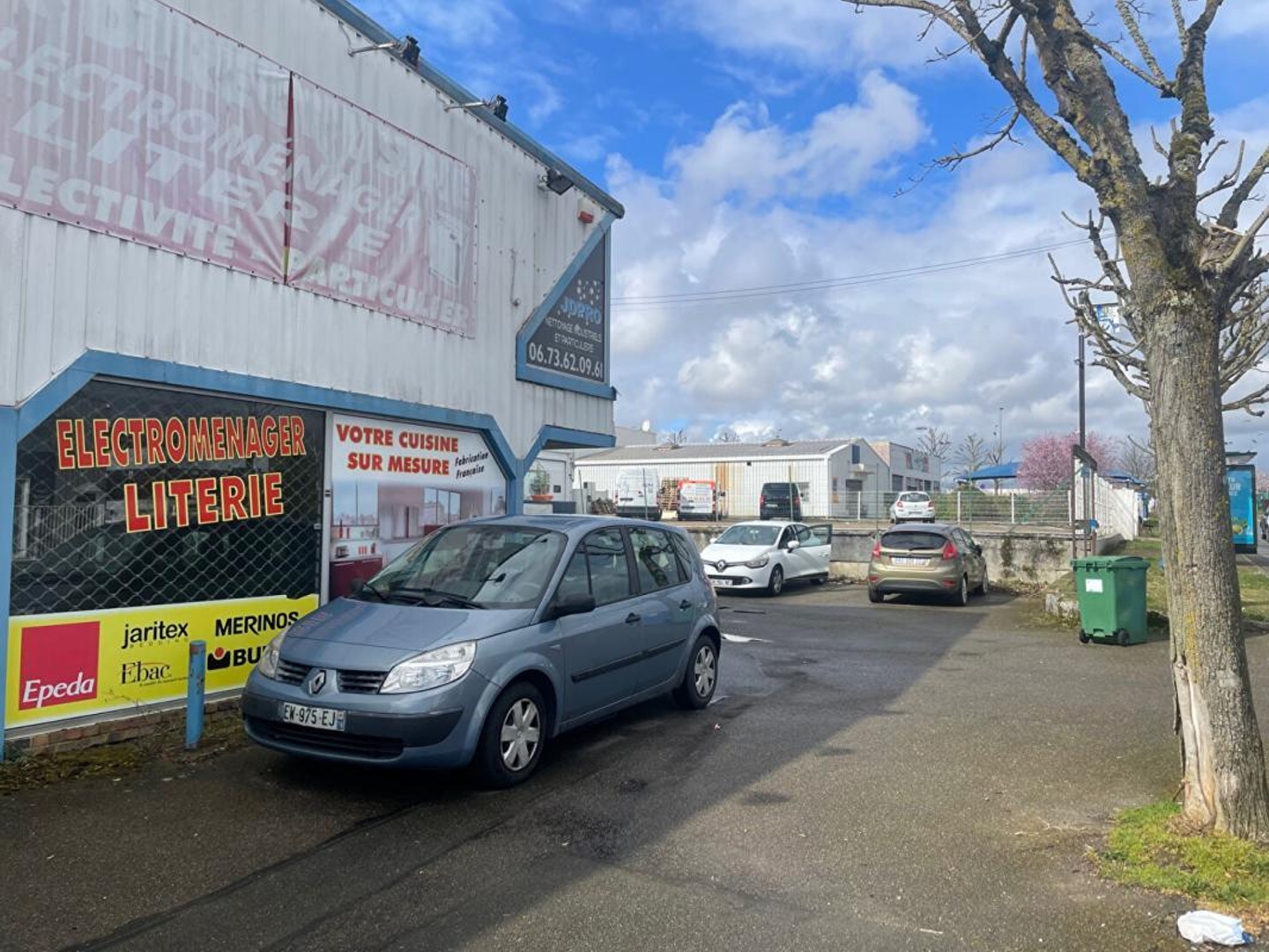 Locaux à vendre - 872m2 - Rambouillet (78120)