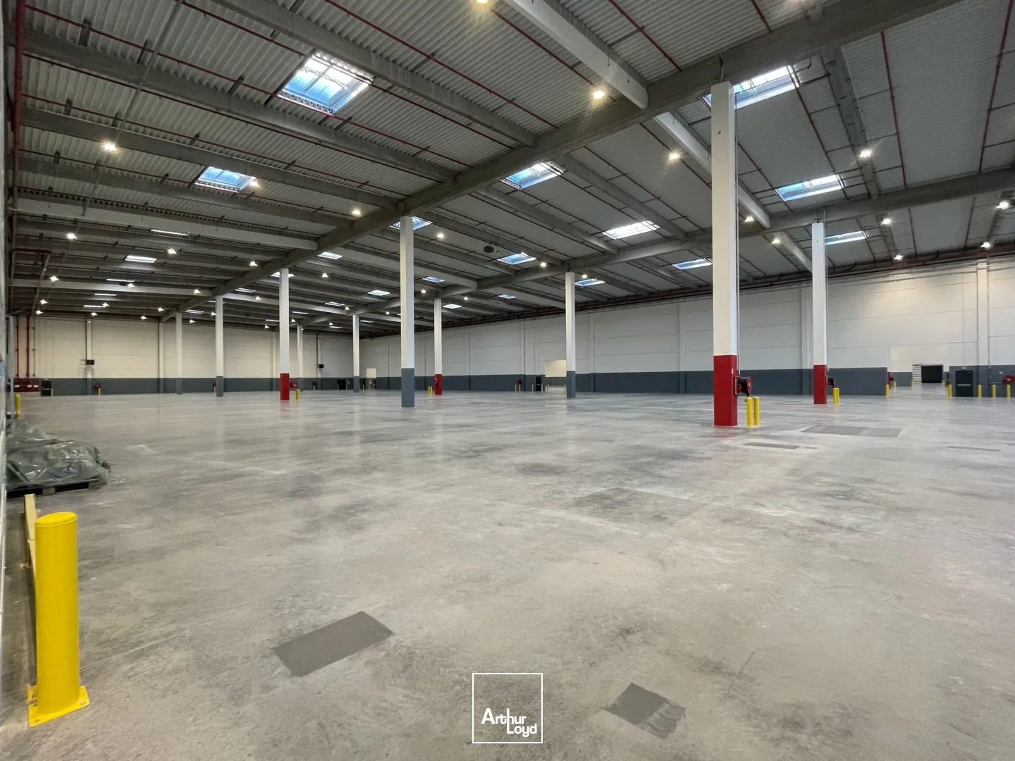 Magasin à vendre - 12294m2 - Ennery (57365)