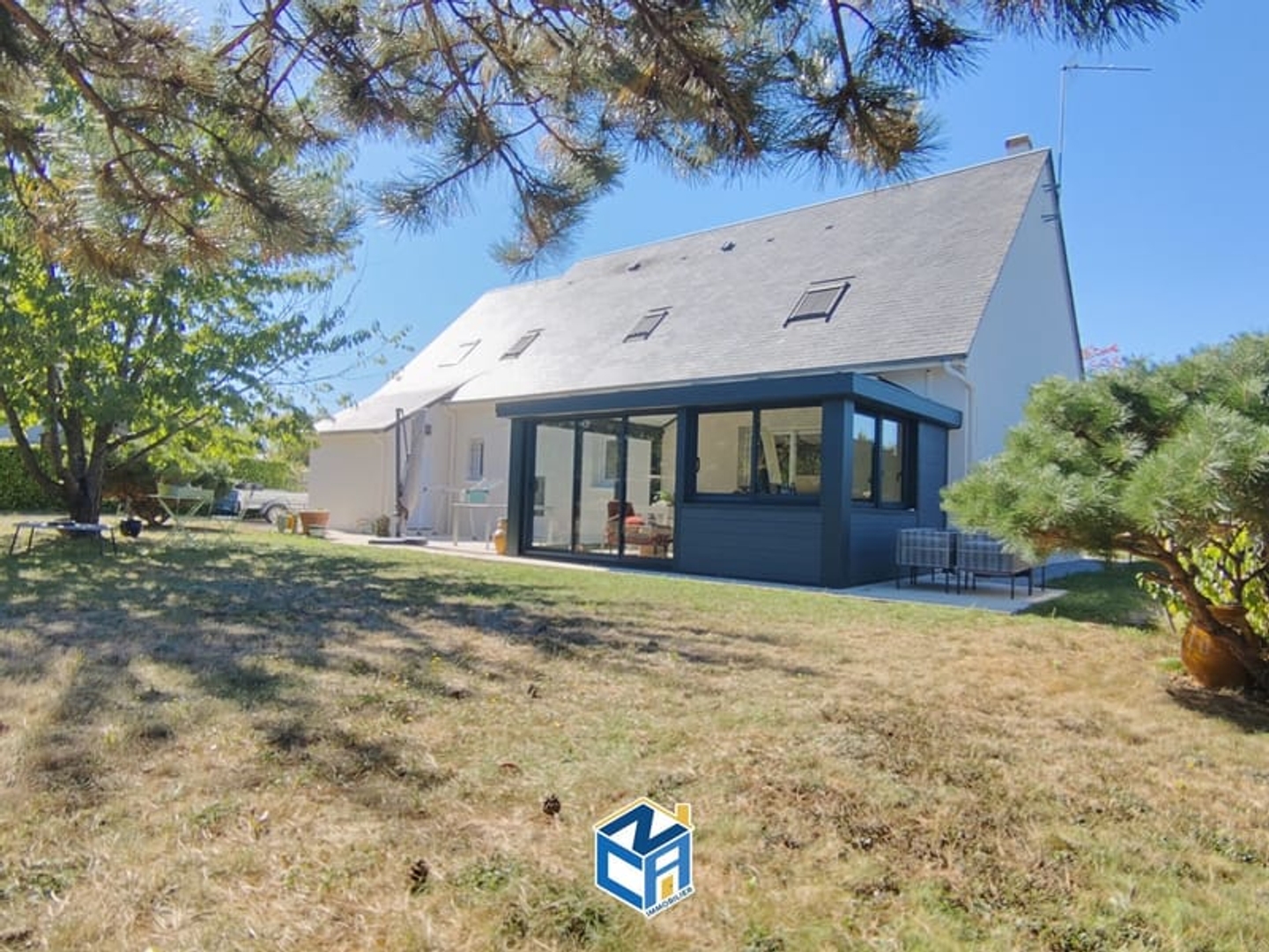 Maison à vendre - 6 pièces - 164m2 - Saint-Cyr-Sur-Loire (37540)