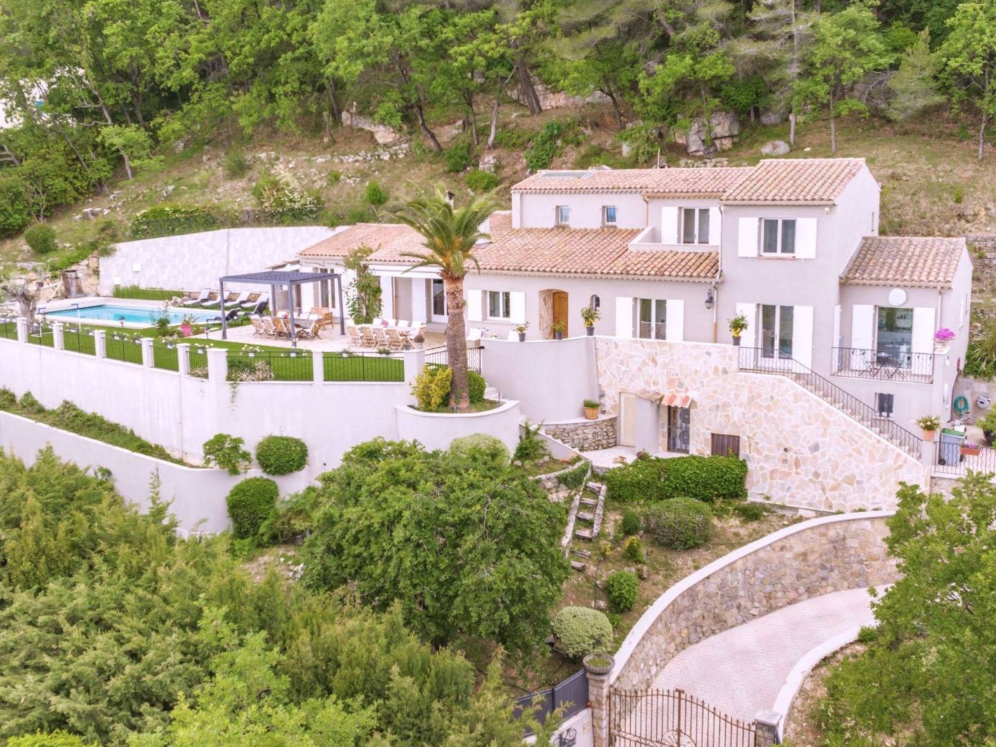 Maison 8 pièces 265 m²