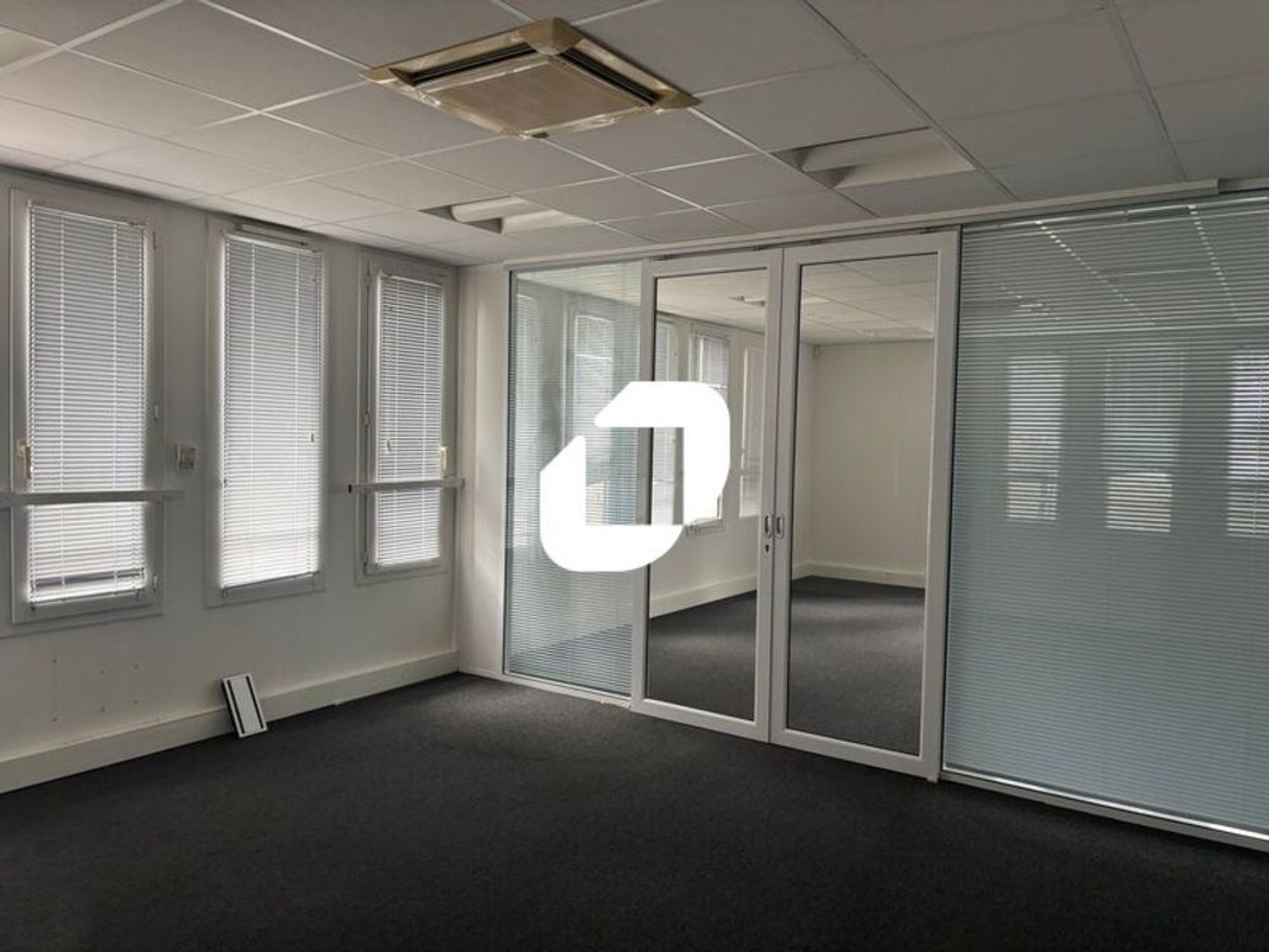 Bureaux - A VENDRE - 774 m² non divisibles