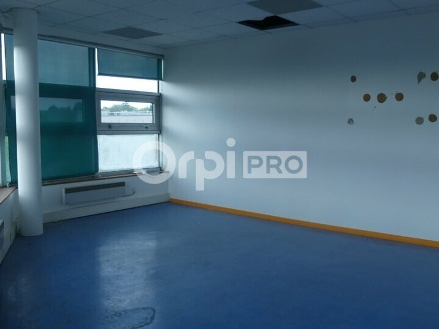 BUREAU A VENDRE