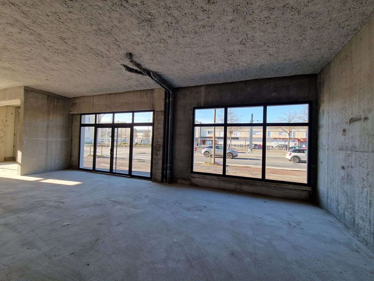 A vendre local commercial ou bureaux 260m² à Caen